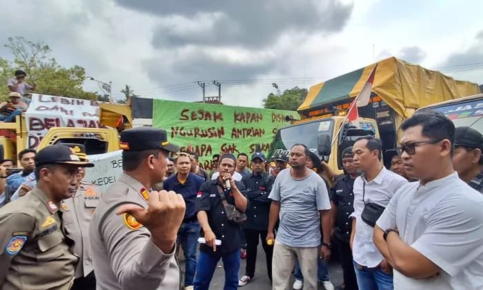 Sopir Truk Samarinda Garuk Kepala, Aturan Kupon Solar Subsidi Bikin Merana