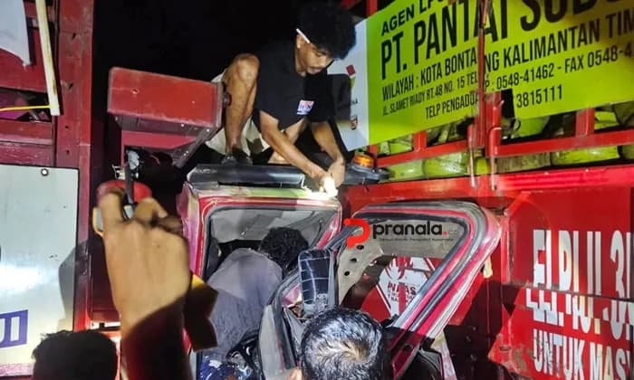 4 Truk Tabrakan Beruntun di Poros Samarinda-Bontang, Sopir Terjepit