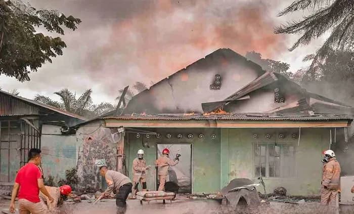 Kebakaran Bengkel di Poros Bontang–Sangatta: Pemilik Terluka, 3 KK Kehilangan Rumah