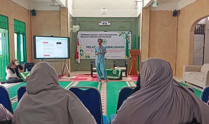 Aisyiyah Bontang Latih Mubalighoh Hadapi Dakwah Era Digital