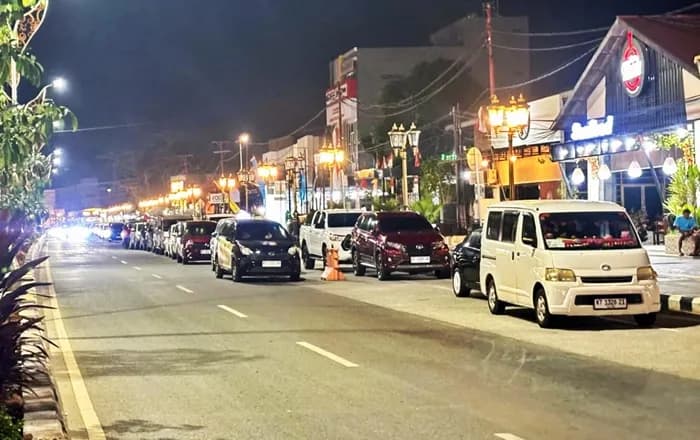Warga Balikpapan Terpaksa Begadang Demi BBM, Wali Kota: Ini Baru Simulasi