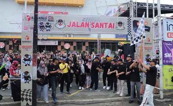 Bawaslu Kaltim Gelar Jalan Santai untuk Kampanye Anti Politik Uang dan Hoax di Pilkada 2024