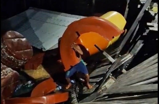 VIDEO: Detik-Detik Ambruknya Penampungan Sampah di Malahing Bontang