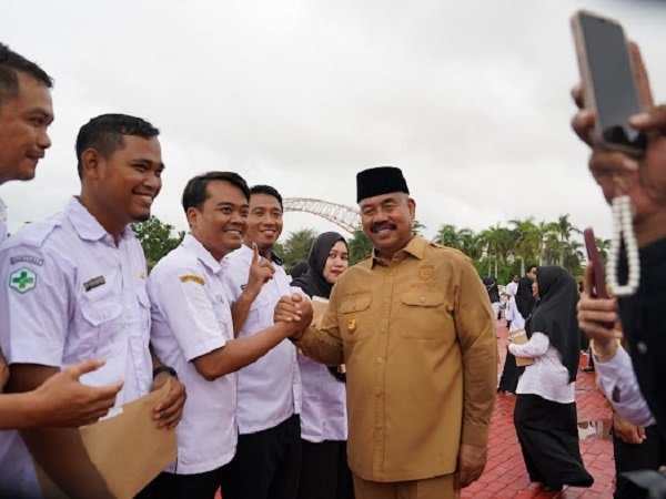 Ribuan P3K Kukar Dilantik di Tengah Gerimis, Bupati Edi: Ini Baru Awal Perjuangan