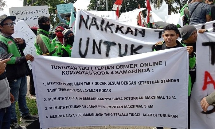 Ribuan Ojek Online Demonstrasi Depan Kantor Gubernur Kaltim, Tolak Kenaikan BBM dan Penyesuaian Tarif