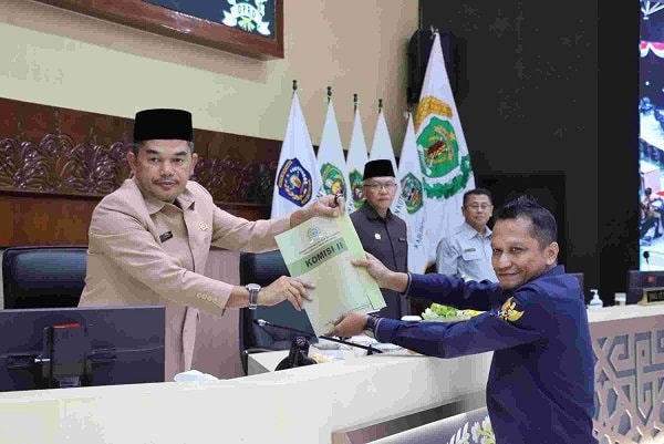 DPRD Kaltim Sahkan Tiga Raperda Inisiatif Pemprov