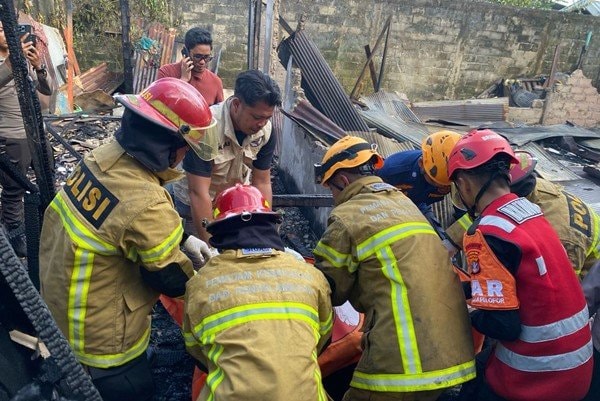 Gang Tenan Balikpapan Berkobar: Rumah Ludes, Bocah 12 Tahun Luka Bakar
