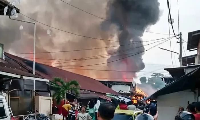 Pasar Sepinggan Balikpapan Terbakar, Minim APAR, Puluhan Kios jadi Arang