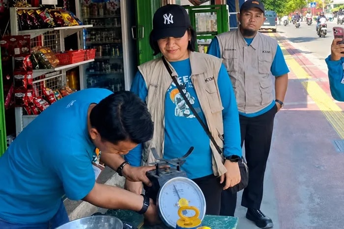 Sasar Warung hingga Laundry, Timbangan Pedagang Mulai Disisir