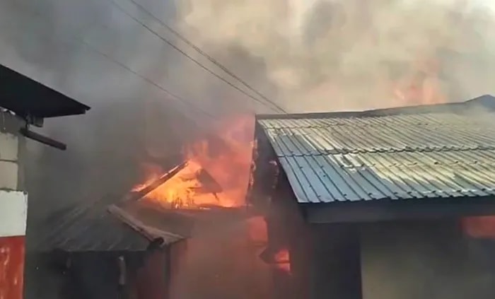 Kepungan Api di Gang Sempit Dahor Balikpapan Hanguskan Belasan Rumah