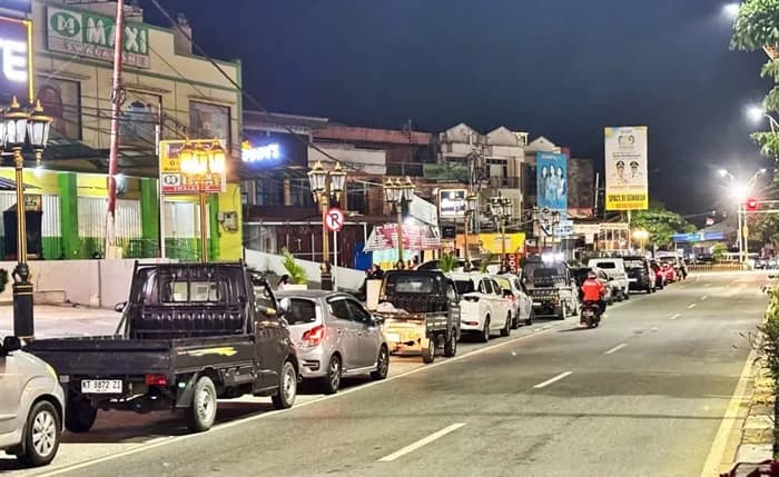 Sopir Angkot Balikpapan Merana, Rela Begadang Demi Antre Pertalite Malam Hari