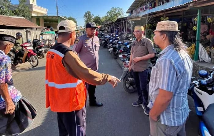 Pasar Pangkep Macet Parah Akibat Parkir Liar, Potensi PAD Malah Bocor