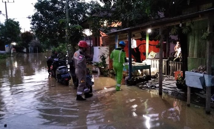 Banjir di Zona Merah, Warga Isoman jadi Perhatian