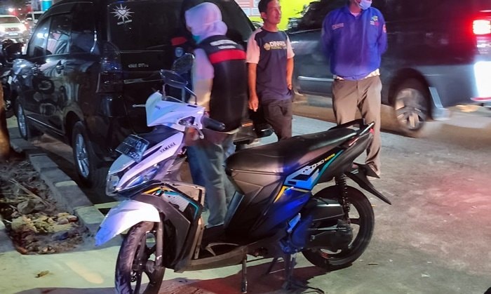 Lawan Arus Berujung Tabrakan, Dua Sepeda Motor Adu Banteng di Jalan DI Panjaitan Bontang