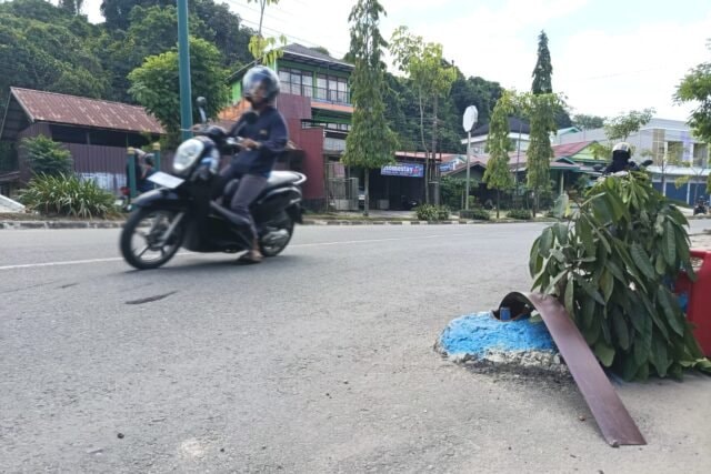 Tikungan Maut di Jalan S Parman Bontang: Gelap, Minim Rambu, dan Sisa Galian Pipa