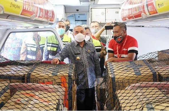 Gubernur Isran yang Pertama Divaksin Covid di Kaltim