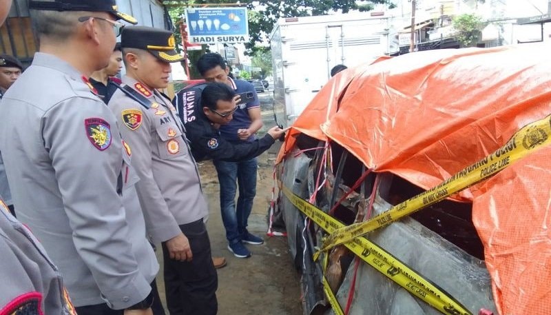 Pemilik Mobil Dicari, Polisi Selidiki Mobil Pengetap BBM Terbakar di Samarinda