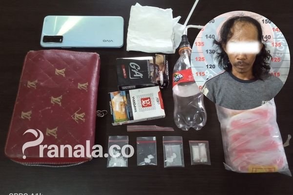 Terbukti Edarkan Sabu, Warga Nyerakat Kiri Ditangkap di Depan Rumahnya