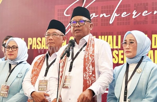 Basri-Dhihin Daftar ke KPU Bontang, Teriakan "Sekali Lagi" Menggema dari Ribuan Pendukung