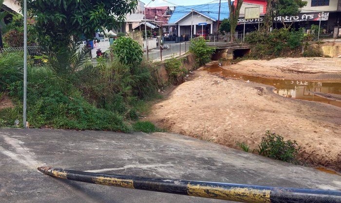 Waduk Korpri Balikpapan Terbengkalai, Warga Resah: Gelap, Rawan Longsor, dan Diduga Tak Sesuai Standar