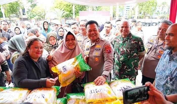 Operasi Pasar Murah Polda Kaltim, 1.000 Paket Beras Ludes Diserbu Warga Balikpapan