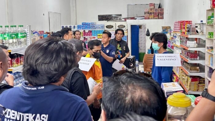 Rekonstruksi Pembunuhan Penjaga Toko Balikpapan, Tersangka Lansia Peragakan 28 Adegan