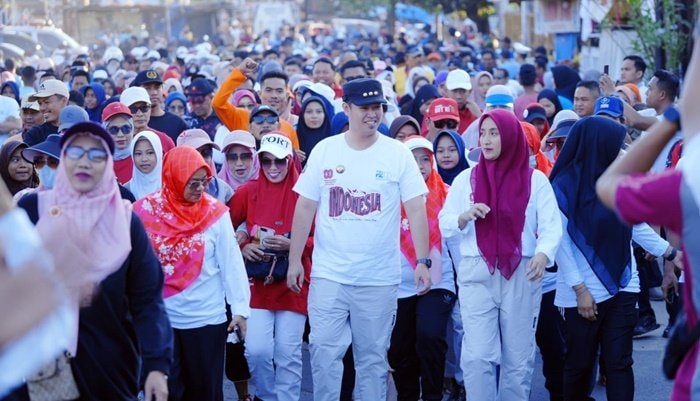 Ribuan Warga Pangkep Meriahkan Jalan Santai HUT ke-80 RI