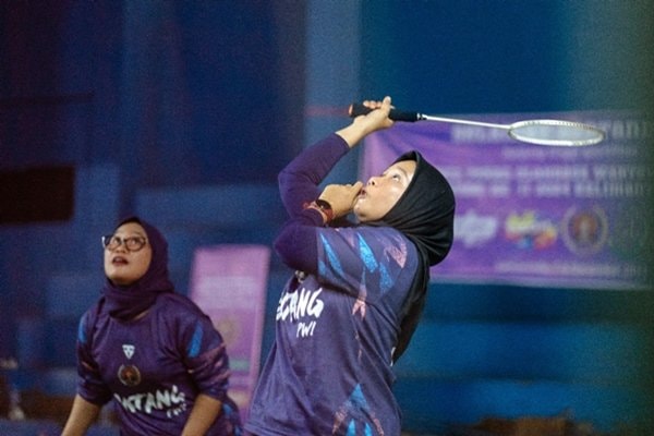“Pedang” Dua Srikandi Sukses Persembahkan Emas Perdana untuk PWI Bontang