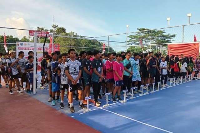 Turnamen Voli U-17 Kapolres Bontang Cup 2024 Resmi Dibuka, 18 Klub Se-Kaltim Bersaing Ketat