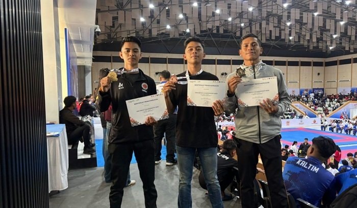 Tiga Personel Brimob Kaltim Sabet Medali di Kejuaraan Karate KONI-Bayan 2025