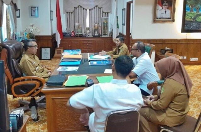 BPJS Ketenagakerjaan Cairkan Rp89,9 Miliar, Bupati Kutim Perluas untuk Linmas dan Kader Posyandu
