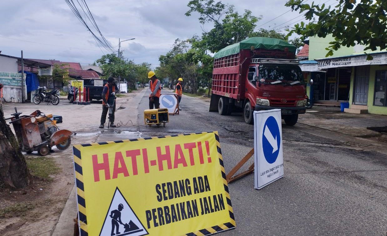 Jalan Rusak KS Tubun Mulai Diperbaiki, Telan Biaya Rp 3,3 Miliar