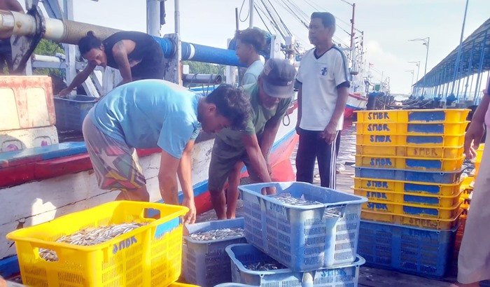 Cuaca Buruk Bikin Nelayan Bontang Merana, Pasokan Ikan Anjlok hingga 50 Persen