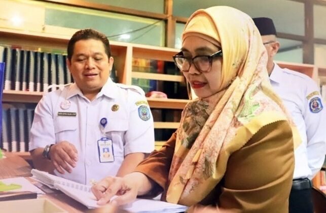 Sidak ASN usai Idulfitri, Wali Kota Bontang Pastikan Pelayanan Publik Tetap Optimal