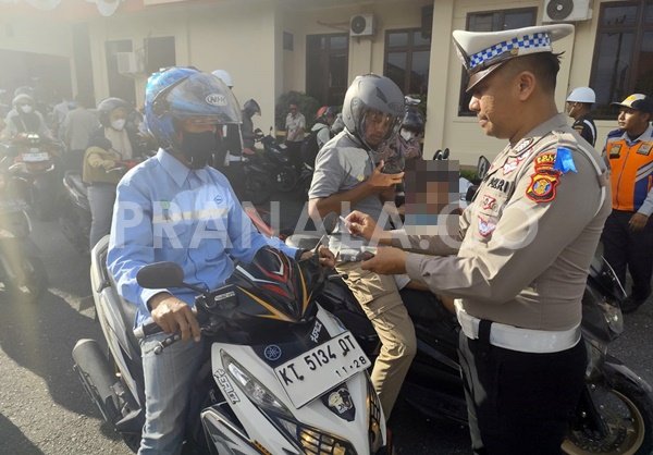 Ribuan Kendaraan di Bontang Terjaring selama 1 Jam Operasi Keselamatan Mahakam 2025