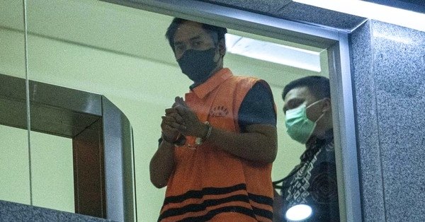 OTT Bupati Penajam Utara Bikin Andi Arief Dipanggil KPK