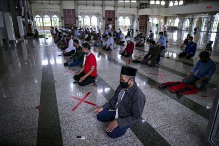 Bupati Berau: Silahkan Salat Berjemaah di Masjid Lagi