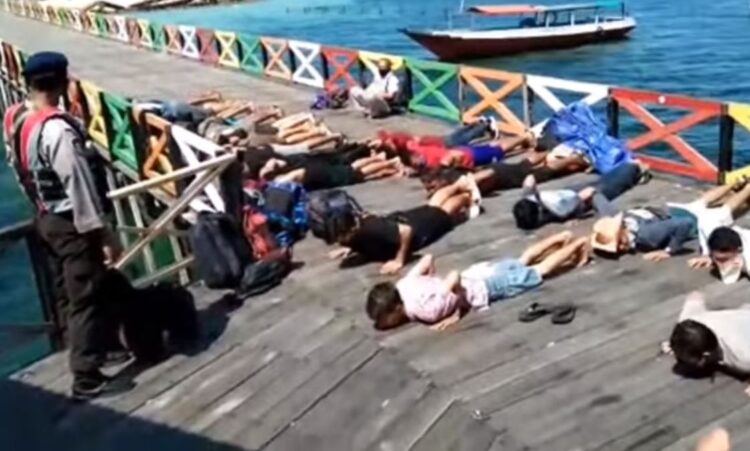 Niatnya Liburan di Beras Basah, 20 Remaja Marangkayu Malah Dihukum Push-up