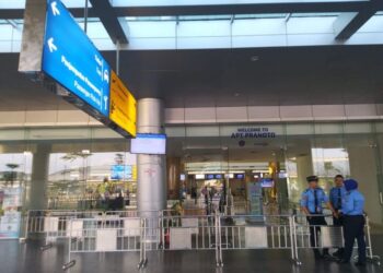 Bandara APT Pranoto Samarinda bakal Membangun Selasar Penghubung Terminal Rute Surabaya dan Yogja via Bandara Samarinda Penuh hingga Lebaran Bandara APT Pranoto Wajibkan Penumpang Jalani Vaksinasi Booster