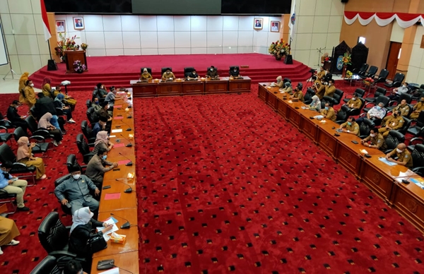 Lima Raperda Inisiatif Pemkot Mendapat Pandangan Umum dari Fraksi DPRD