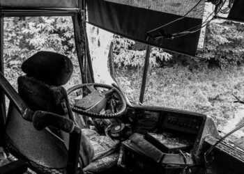 Truk tangki Pertamina menabrak dua mobil dan 10 sepeda motor di Jalan Alternatif Cibubur, Kota Bekasi. (Foto: Istockphoto/ Mykola Komarovskyy)