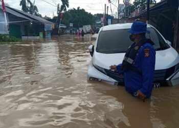 Hujan Semalaman, Balikpapan Diterjang Banjir Setinggi 1,5 Meter