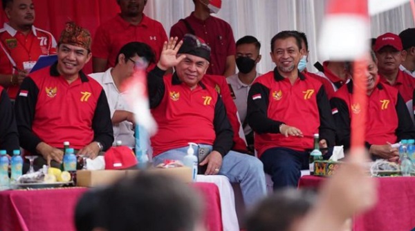 Gubernur Isran Noor menyambut gembira pawai pembangunan dalam rangka HUT ke-77 Kemerdekaan RI yang digagas Pemkot Samarinda, Sabtu (20/7/2022).