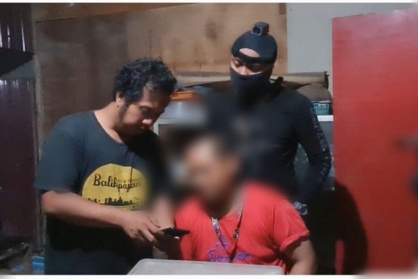 Tiga pejudi online berinisial (TB), (KI), dan (BN) diamankan Tim Opsnal Satuan Reskrim Polres Kutai Timur (Kutim)