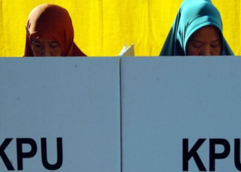 Jelang PSU Pilkada Kukar, 4.227 Personel Gabungan Dikerahkan Amankan 1.447 TPS PSU Pilkada Kukar Diusulkan Digelar 19 April 2025 27 November 2024 sebagai Hari Libur Nasional untuk Pilkada Serentak Jumlah DPT Meningkat, KPU Balikpapan Targetkan Partisipasi Pemilih 70 Persen dalam Pilkada 2024 Rapat Pleno KPU Kaltim Tetapkan 2,8 Juta Pemilih untuk Pilkada 2024 Penghitungan Surat Suara Ulang di 25 TPS Balikpapan Pendaftaran Calon Anggota KPU Kaltim 1 Resmi Dibuka sampai 7 Desember 2023 Rp433 Miliar untuk Dua Agenda Pemilu 2024 di Kaltim Jumlah Pemilih di Kalimantan Timur Tembus 2,7 Juta 10 Parpol di Kukar Dapat Duit, Satu Suara Dihargai Rp3.800