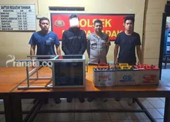 Warga Muara Badak Tangkap Pencuri Kotak Amal dan Aki