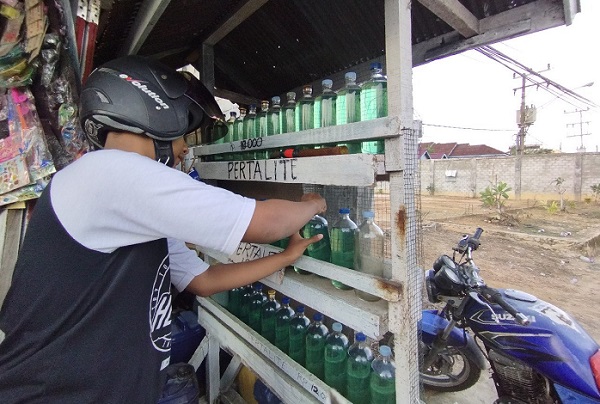 Fenomena Bensin Eceran Dianggap Ilegal, tapi Dibutuhkan