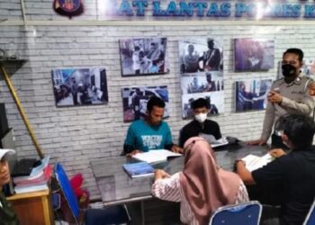 Takut Tak Lulus Ujian Praktik SIM? Polres Kukar Siapkan Bimbel dan Latihan Berkendara