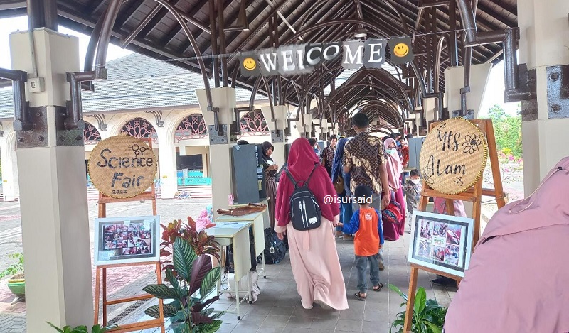 Karya Ratusan Peneliti Cilik Meriahkan Sains Fair 2022 Sekolah Alam Baiturrahman 