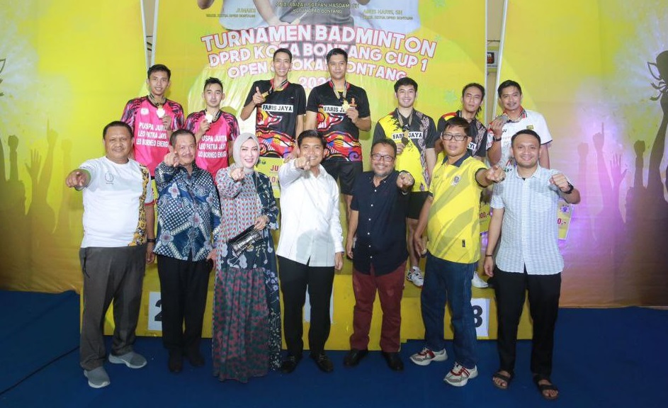 PB Pupuk Kaltim Sabet Juara Umum Turnamen Bulutangkis DPRD Bontang Cup